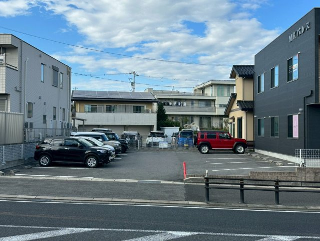 MKパレスの駐車場