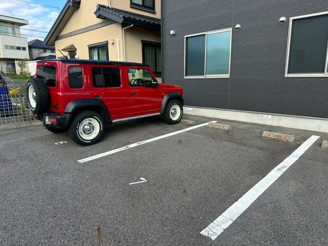 MKパレスの駐車場