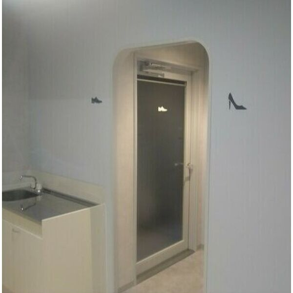 サン・栄三丁目ビルの内装