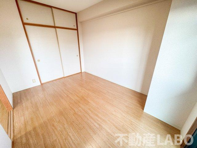 マルーン平野の洋室