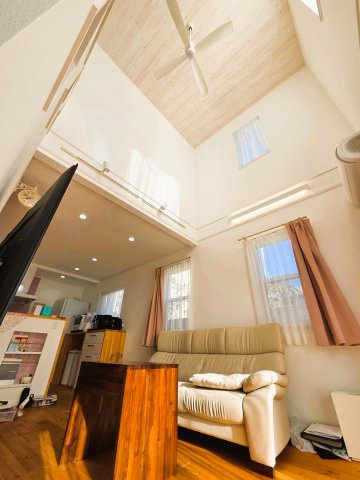 【居間・リビング】 | 福岡県北九州市門司区羽山1丁目　中古戸建 | 1階