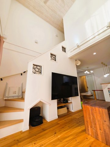 【居間・リビング】 | 福岡県北九州市門司区羽山1丁目　中古戸建 | 1階