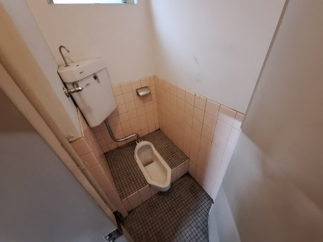 ブラウンハウスのトイレ