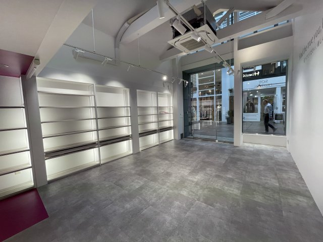 サロン・ド・コトブキ