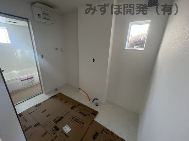 天童市老野森3-25-23　A棟のその他|11/22投稿
玄関ドア、玄関タイル、内装建具、床材　プレゼンボード