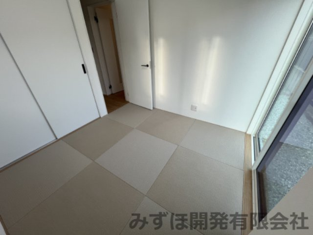 天童市老野森3丁目25-23　C棟の和室