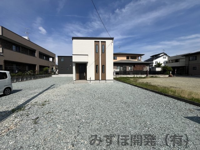天童市老野森3丁目25-23　C棟の駐車場|6/29撮影