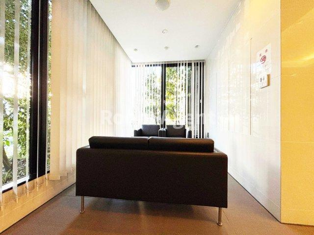 アデグランツ大須のエントランス