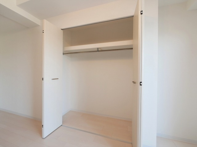 大阪市浪速区浪速西１丁目の賃貸マンションの収納