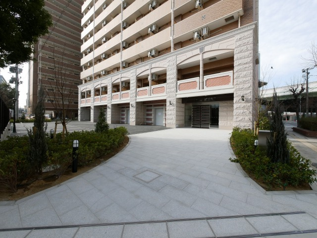 大阪市浪速区浪速西１丁目の賃貸マンションのエントランス