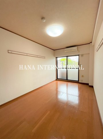 ヒコタビルの居間・リビング