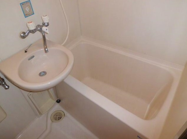 ニュー瑞江の浴室