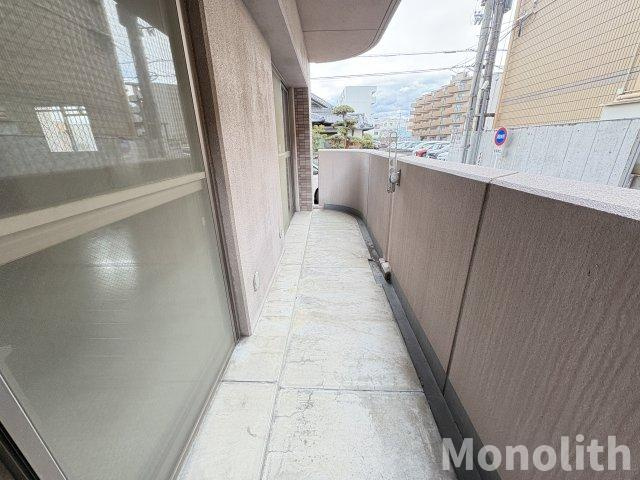 ウィステリアのバルコニー