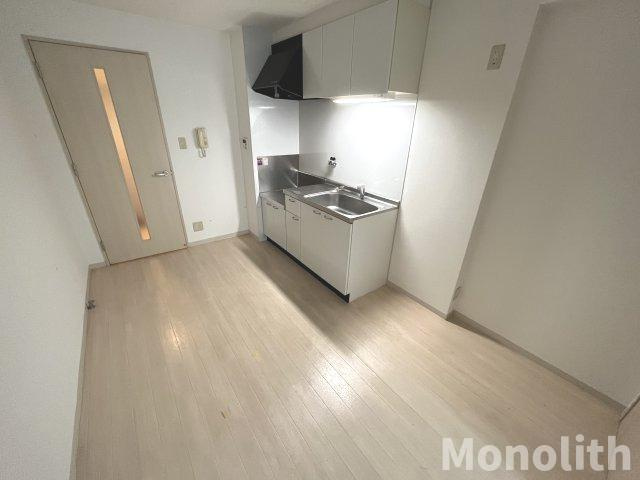 エバーヒルズN棟の居間・リビング