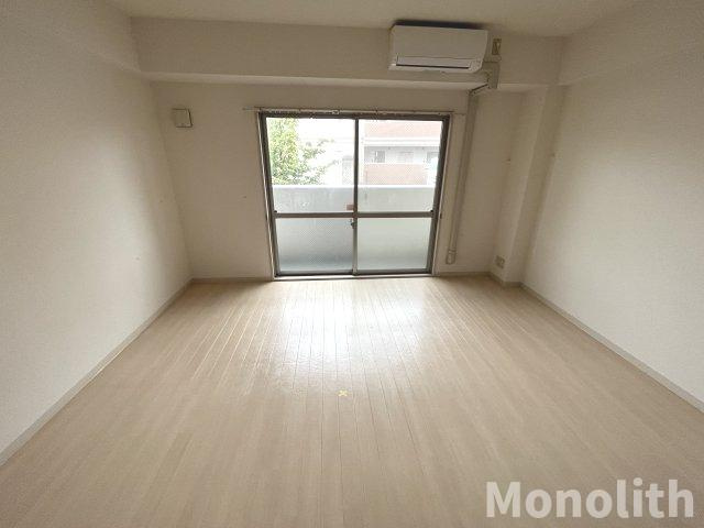 エバーヒルズN棟の洋室