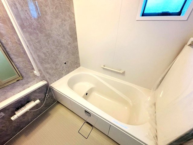 ダイマルタウン　羽島市竹鼻町飯柄第４　全５区画分譲の浴室|高断熱浴槽の為、４時間後も湯温低下約2.3度と暖かさを保ちます。暖房乾燥機もあり快適に入浴できます。