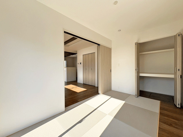 仙台市泉区鶴が丘2丁目　ゆとりと吹抜のある家♪の和室