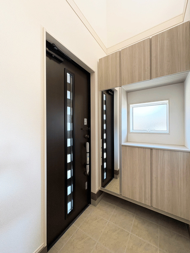 仙台市泉区鶴が丘2丁目　ゆとりと吹抜のある家♪の玄関