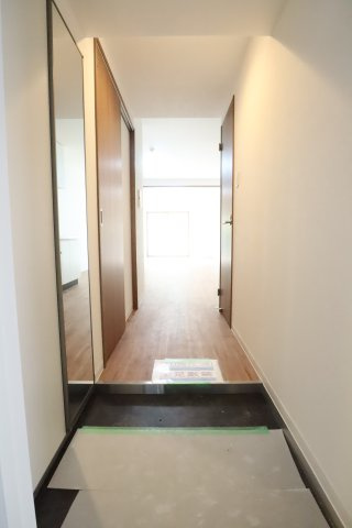 大阪市都島区中野町１丁目の賃貸マンションの玄関