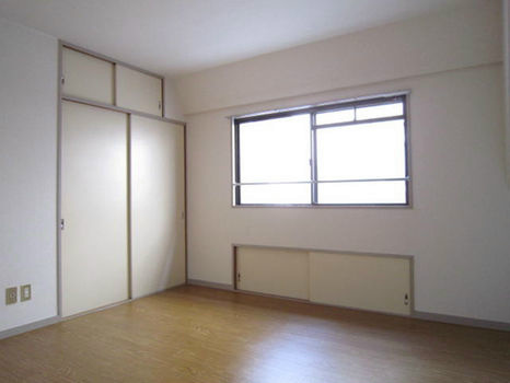 ヒルトンブルーの洋室