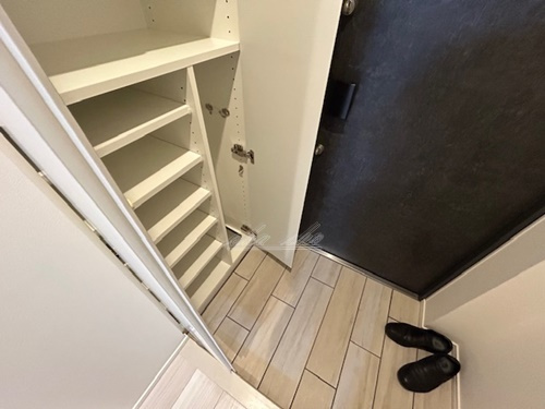 【玄関】Ｌｏｇ横浜伊勢町 