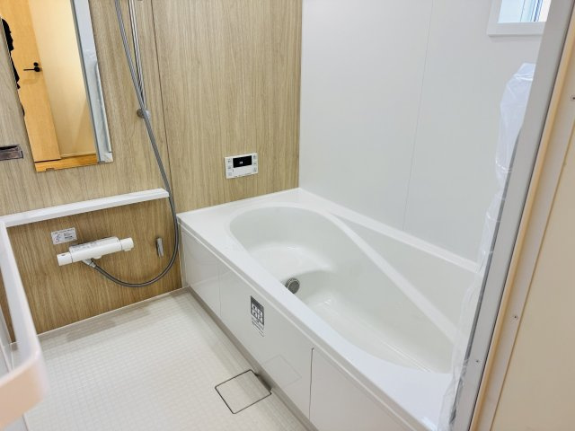 八王子市　西寺方町　新築一戸建て　２４ー３期の浴室|～のびのびくつろげるバスルーム　１日の締めくくりに癒やしのバスタイムを～