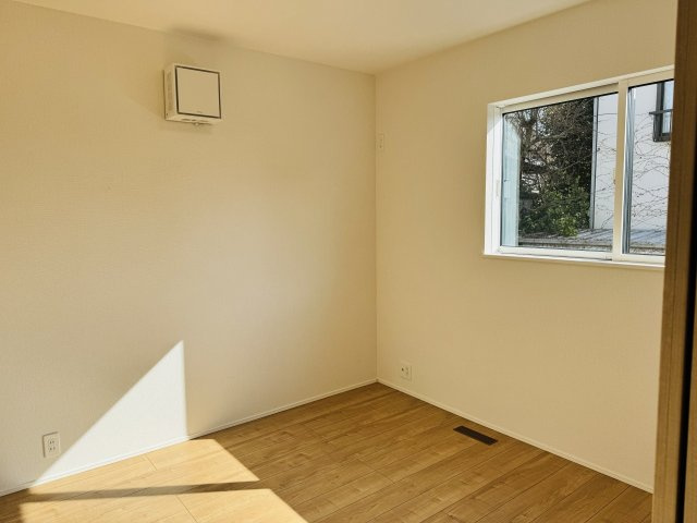 八王子市　西寺方町　新築一戸建て　２４ー３期の洋室|～リビングに隣接している4.5帖の洋室です～