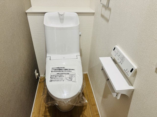 八王子市　西寺方町　新築一戸建て　２４ー３期のトイレ|～暖房温水洗浄機能付きトイレ　冬場は特に嬉しい機能ですね～