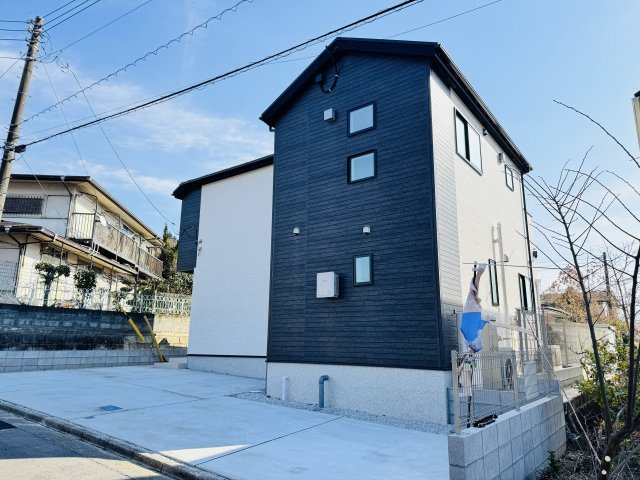 八王子市　西寺方町　新築一戸建て　２４ー３期の外観|～落ち着きのある閑静な住宅地内　控除や減税で優遇の長期優良住宅　3台駐車可能～