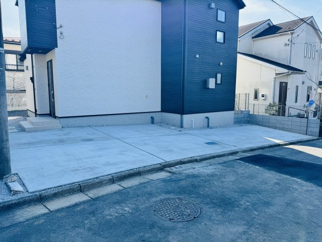 八王子市　西寺方町　新築一戸建て　２４ー３期の駐車場|～3台駐車可能カースペース～