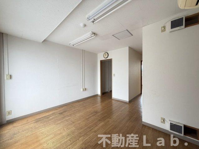  松久ビルの内装