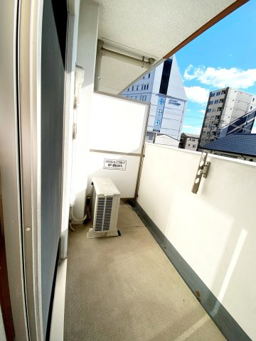 プラウランド堀田のバルコニー