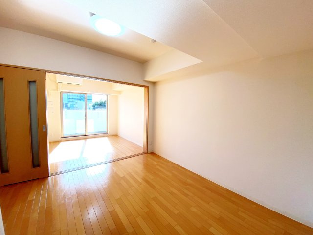 プラウランド堀田の居間・リビング