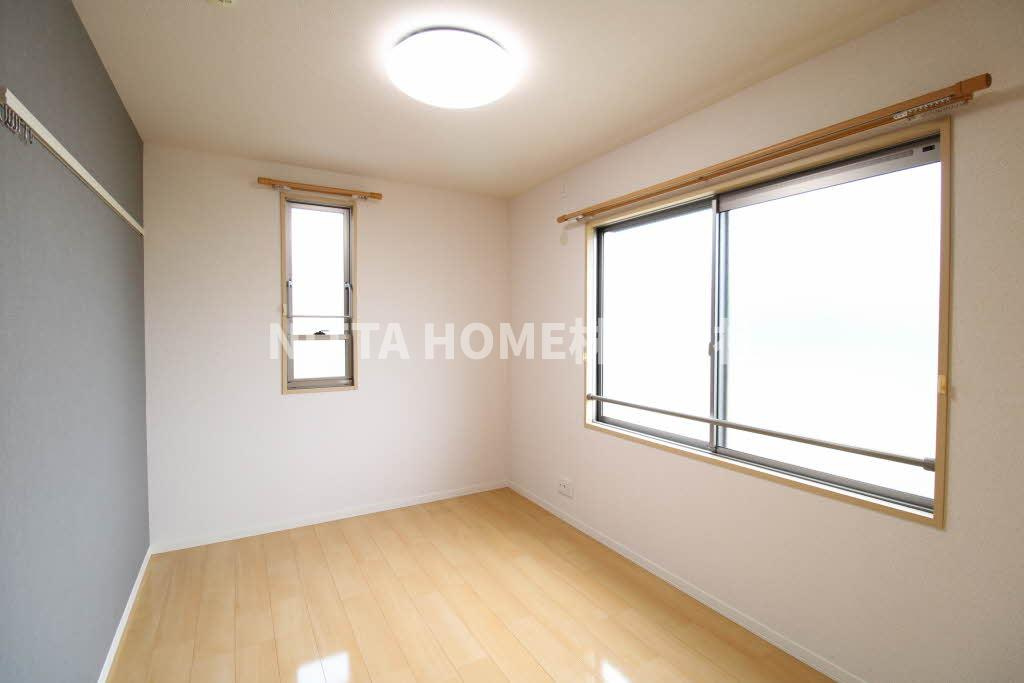 オレンジアイビー・柏原の内装|独立した洋室が２室あります！