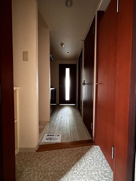 ラ・ヴィアンパレスⅡの玄関