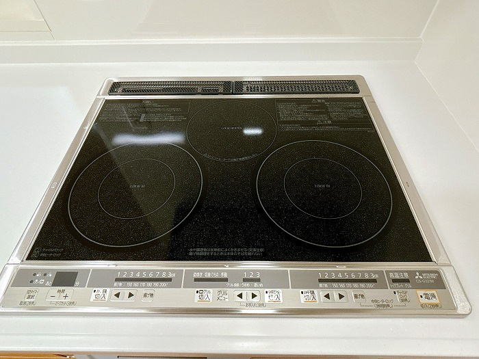 岡山市東区富士見町1丁目 中古住宅のキッチン|◆オール電化住宅につきIHクッキングヒーター付きです。