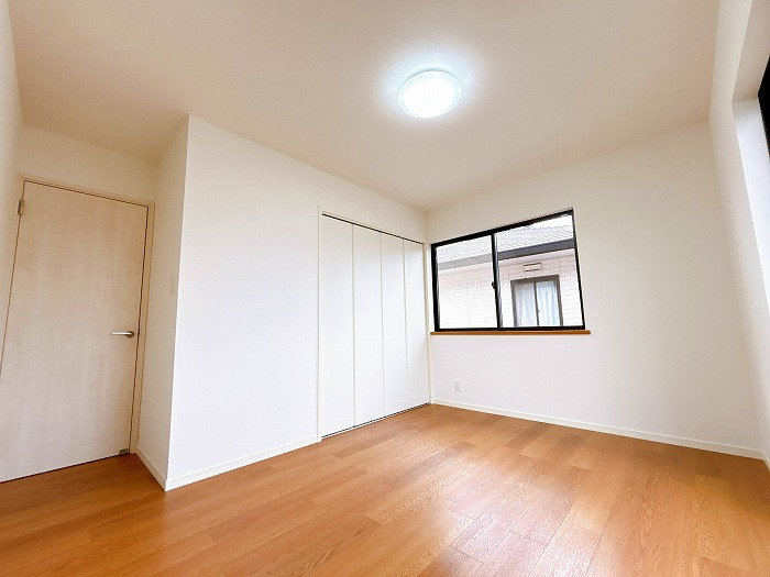 岡山市東区富士見町1丁目 中古住宅の洋室|◆別角度から見た2階南東側洋室6.5帖の様子です。