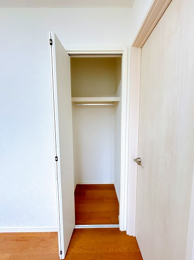 岡山市東区富士見町1丁目 中古住宅の収納|◆2階北側洋室のクローゼットです。