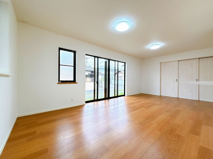 岡山市東区富士見町1丁目 中古住宅の居間・リビング|◆日当たりの良いLDKの様子です。