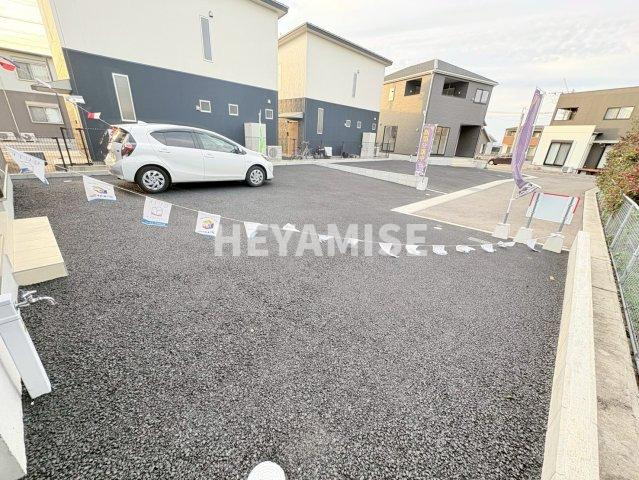 大村市沖田町の新築一戸建の駐車場