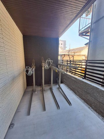 グランレガロ新高円寺のエントランス|自転車駐輪スペース