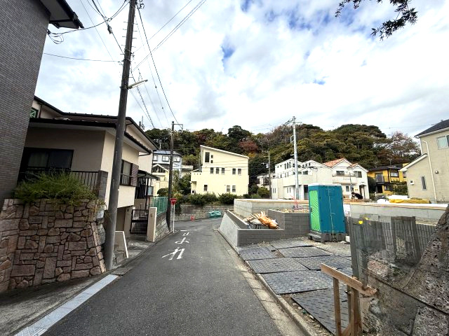 新築住宅　4LDKの前面道路含む現地写真|前面道路