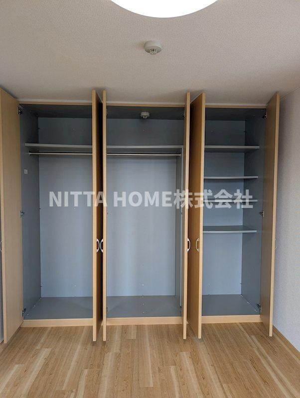 福知山市字篠尾の賃貸マンションの収納|大きなクローゼットもありますよ★