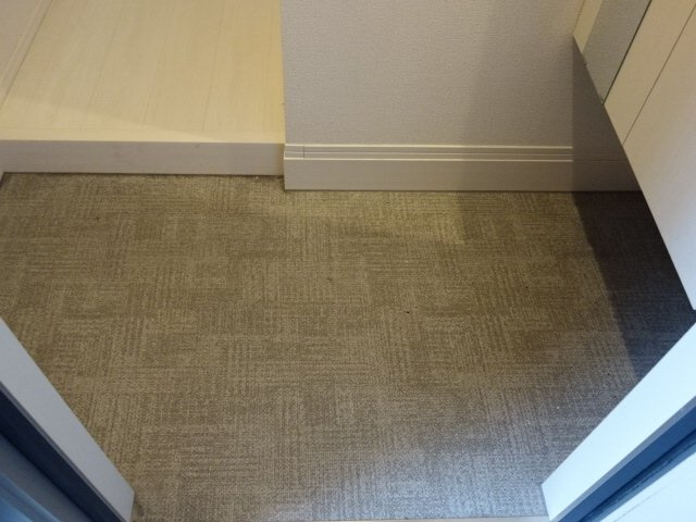 ワン　ウェーブ　霞ヶ丘の玄関