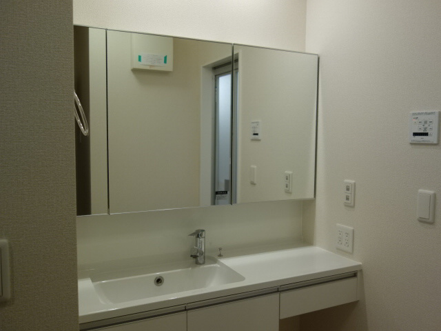 ワン　ウェーブ　霞ヶ丘の洗面所