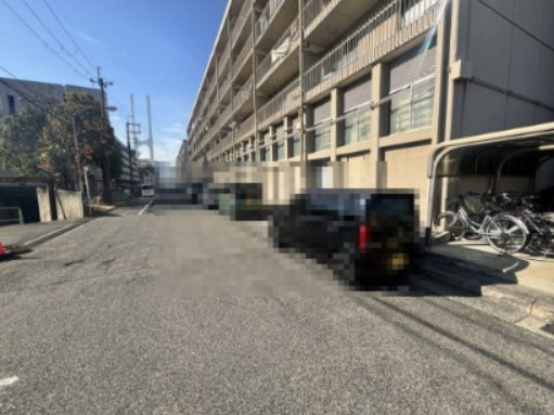 東部マンションＡ棟の駐車場