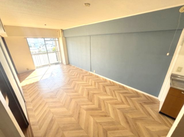 東部マンションＡ棟の居間・リビング