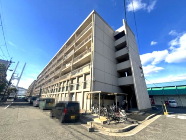 東部マンションＡ棟の外観