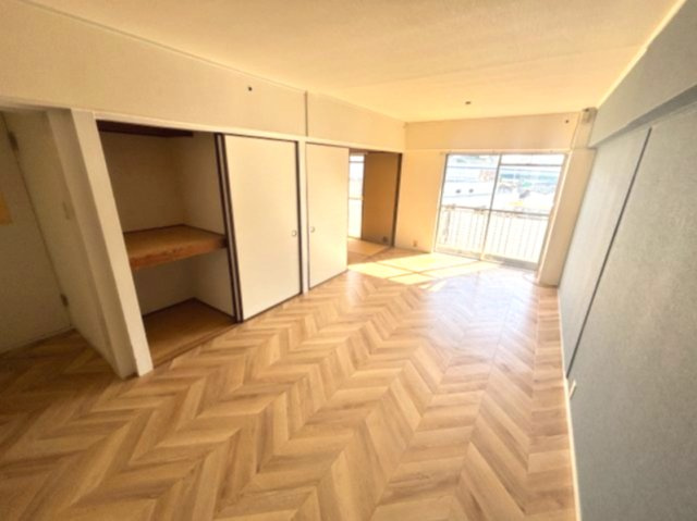 東部マンションＡ棟の居間・リビング