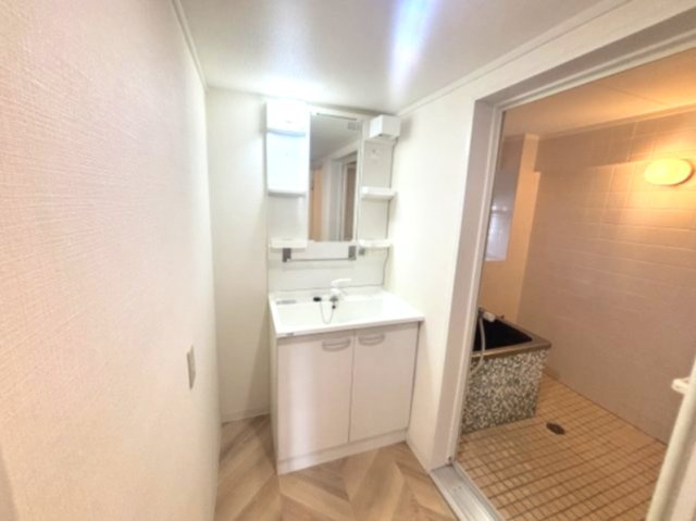 東部マンションＡ棟の独立洗面台